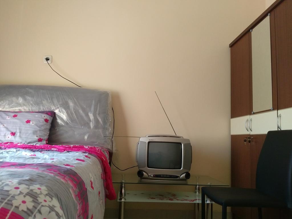 Jasmine Park Guest House Semarang Extérieur photo