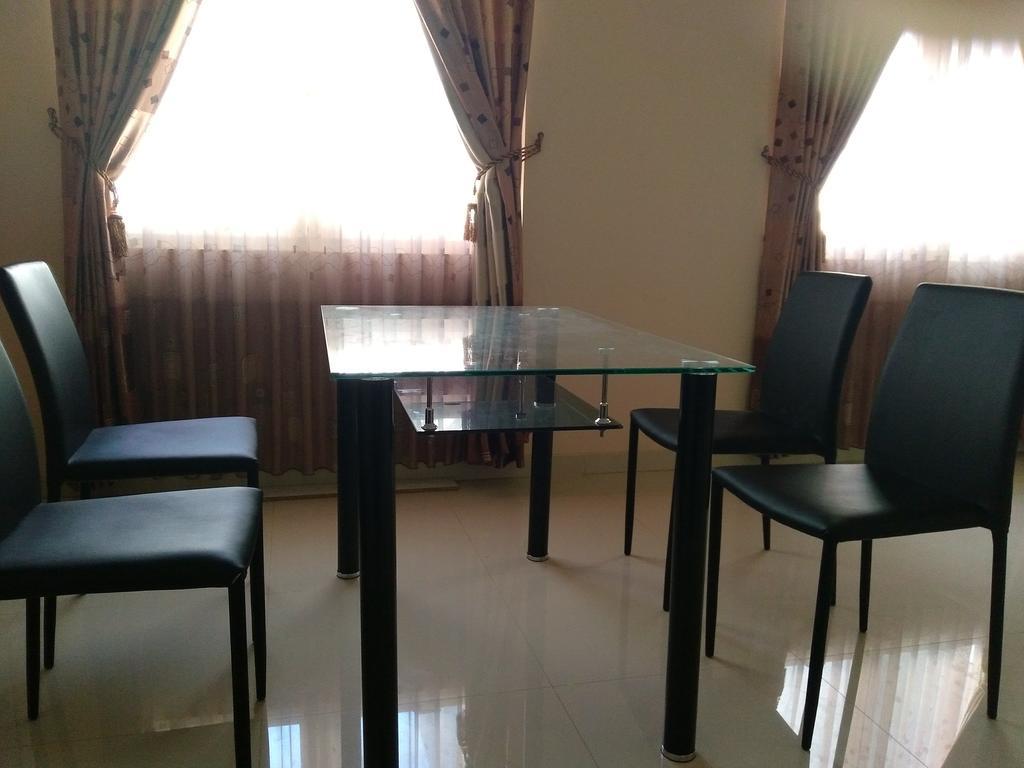 Jasmine Park Guest House Semarang Extérieur photo